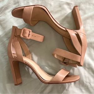 VINCE CAMUTO “Bevvyn” Sandal